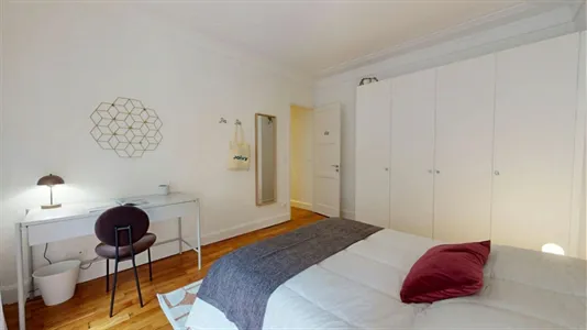 Rooms in Paris 8ème arrondissement - photo 2