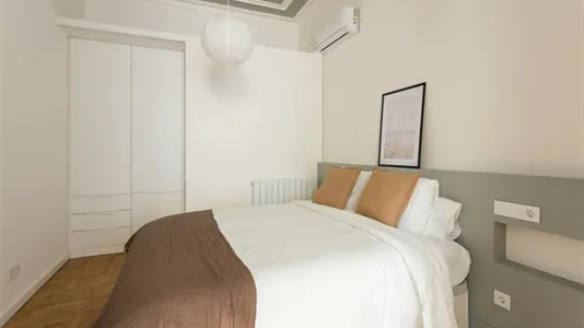 Rooms in Barcelona Eixample - photo 3