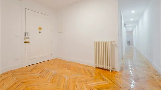 Rooms in Madrid Retiro - photo 9