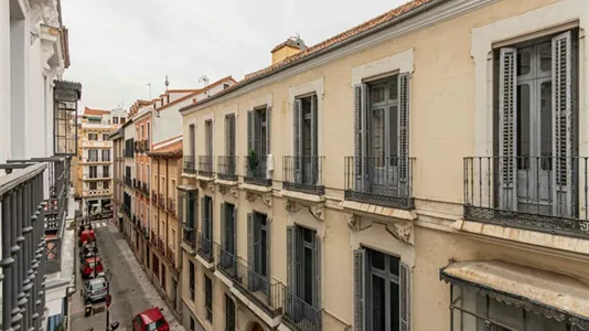Rooms in Madrid Centro - photo 10