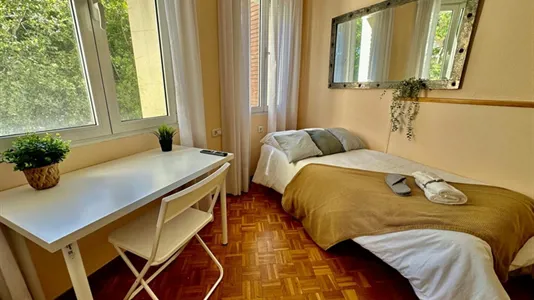 Rooms in Zaragoza - photo 2