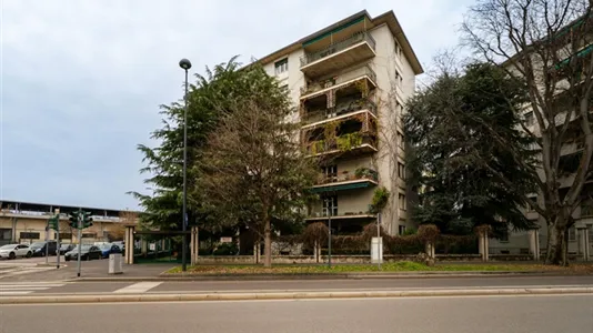 Apartments in Milano Zona 8 - Fiera, Gallaratese, Quarto Oggiaro - photo 2