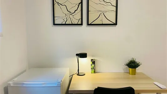 Rooms in Madrid Puente de Vallecas - photo 4