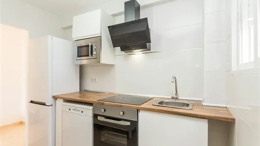 Rooms in Málaga - photo 6