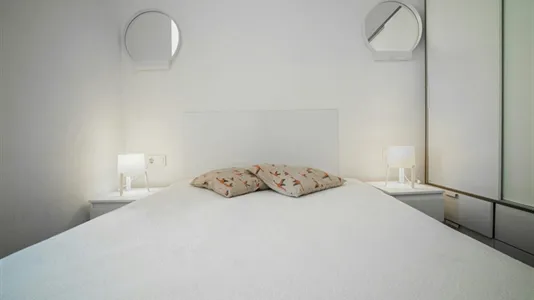 Rooms in Barcelona Eixample - photo 2