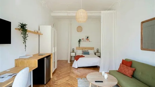 Rooms in Madrid Chamberí - photo 3