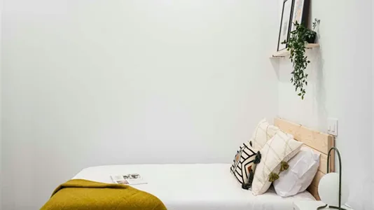 Rooms in Madrid Centro - photo 2