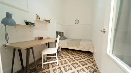 Rooms in Barcelona Ciutat Vella - photo 4