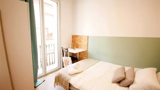 Rooms in Barcelona Sants-Montjuïc - photo 6