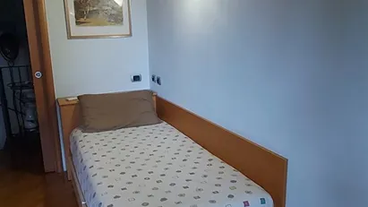 Room for rent in Carate Brianza, Lombardia