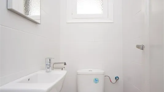 Rooms in Barcelona Eixample - photo 9