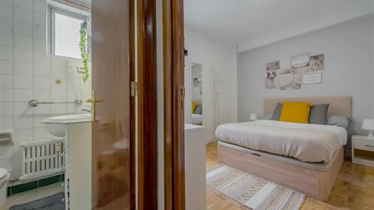 Rooms in Madrid Retiro - photo 7