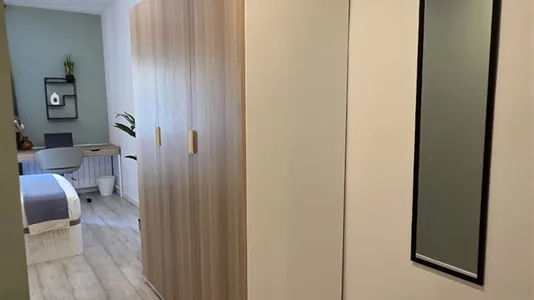 Rooms in Barcelona Eixample - photo 5