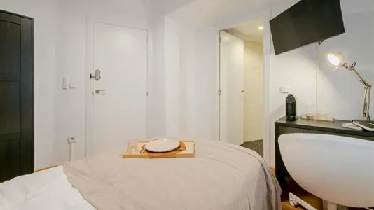 Rooms in Madrid Chamberí - photo 3