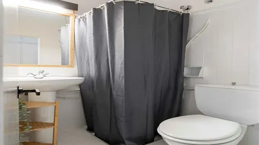 Rooms in Madrid Centro - photo 8