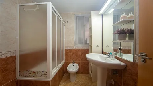 Rooms in Granada - photo 9