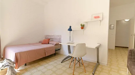 Rooms in Barcelona Ciutat Vella - photo 3