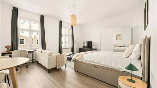 Apartments in Berlin Lichtenberg - photo 1