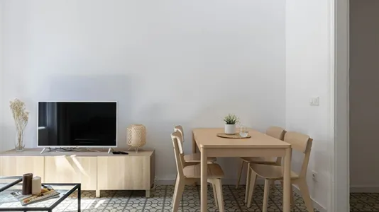 Rooms in Barcelona Eixample - photo 8