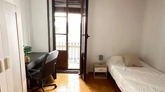 Rooms in Granada - photo 1