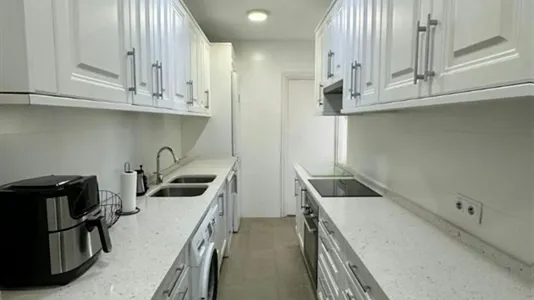 Rooms in Madrid Retiro - photo 10