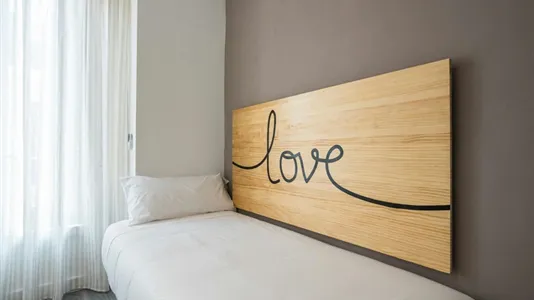 Rooms in Madrid Centro - photo 5
