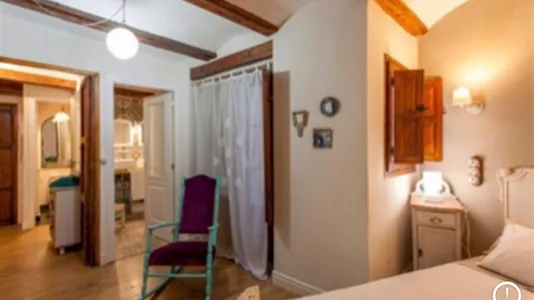 Apartments in Valencia Ciutat Vella - photo 6