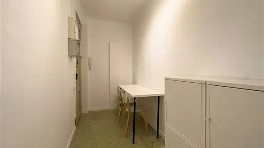 Rooms in Barcelona Eixample - photo 8