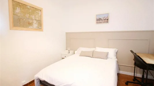 Rooms in Barcelona Ciutat Vella - photo 3