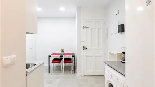 Rooms in Madrid Centro - photo 7