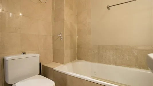 Rooms in Madrid Centro - photo 10
