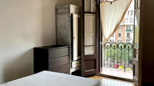 Rooms in Barcelona Eixample - photo 5