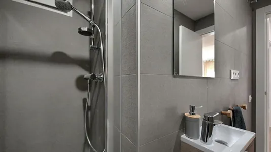 Rooms in Barcelona Eixample - photo 10