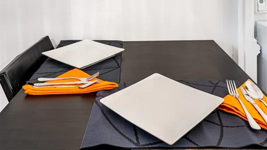 Rooms in Barcelona Ciutat Vella - photo 4