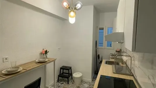 Rooms in Mislata - photo 9