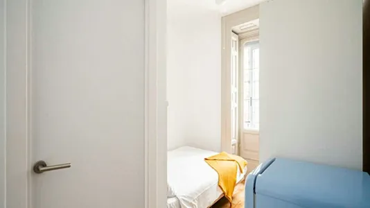 Rooms in Madrid Centro - photo 9