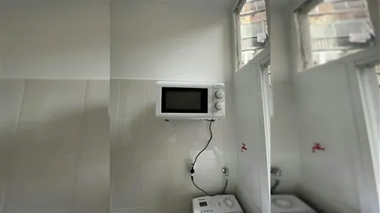 Rooms in Barcelona Sants-Montjuïc - photo 8