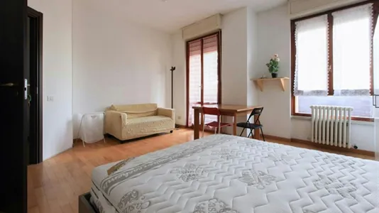 Rooms in Milano Zona 8 - Fiera, Gallaratese, Quarto Oggiaro - photo 2