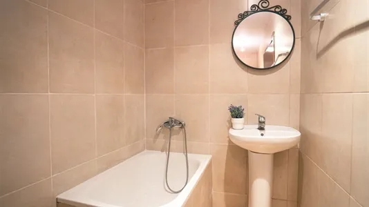 Rooms in Barcelona Ciutat Vella - photo 5