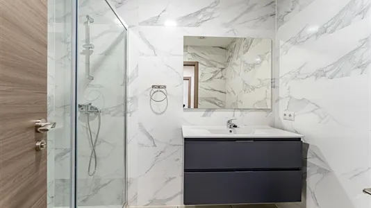 Rooms in Madrid Centro - photo 4