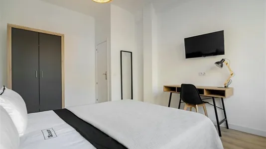 Rooms in Barcelona Eixample - photo 5