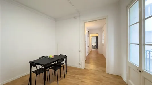 Rooms in Barcelona Ciutat Vella - photo 6
