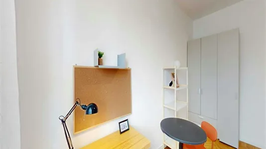 Rooms in Milano Zona 8 - Fiera, Gallaratese, Quarto Oggiaro - photo 2