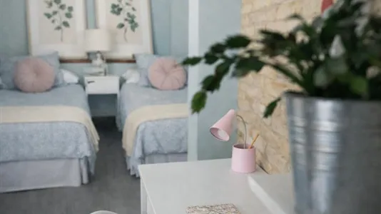 Rooms in Valencia Extramurs - photo 2