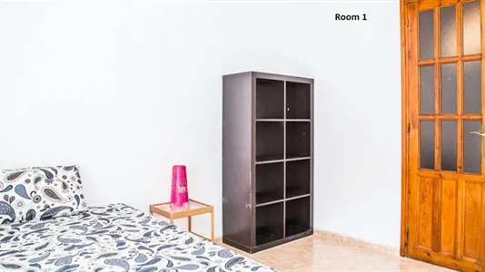 Rooms in Barcelona Ciutat Vella - photo 3