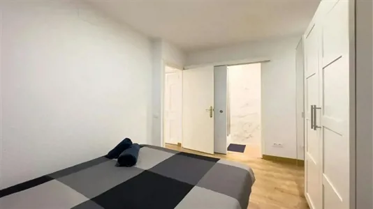 Apartments in Barcelona Ciutat Vella - photo 2