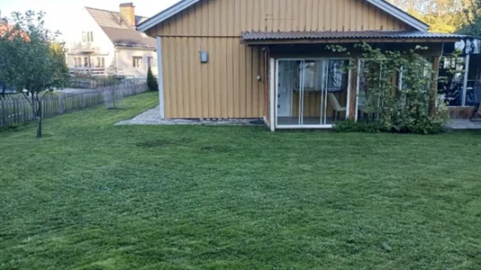 Houses in Södertälje - photo 1
