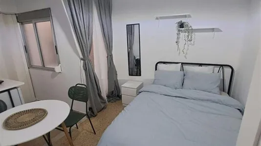 Rooms in Tavernes Blanques - photo 2