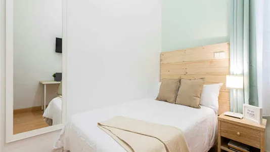Rooms in Madrid Centro - photo 9