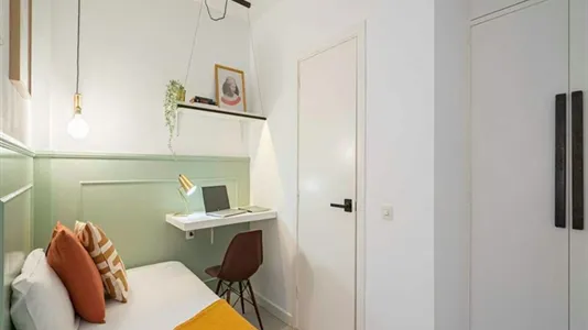 Rooms in Madrid Centro - photo 4